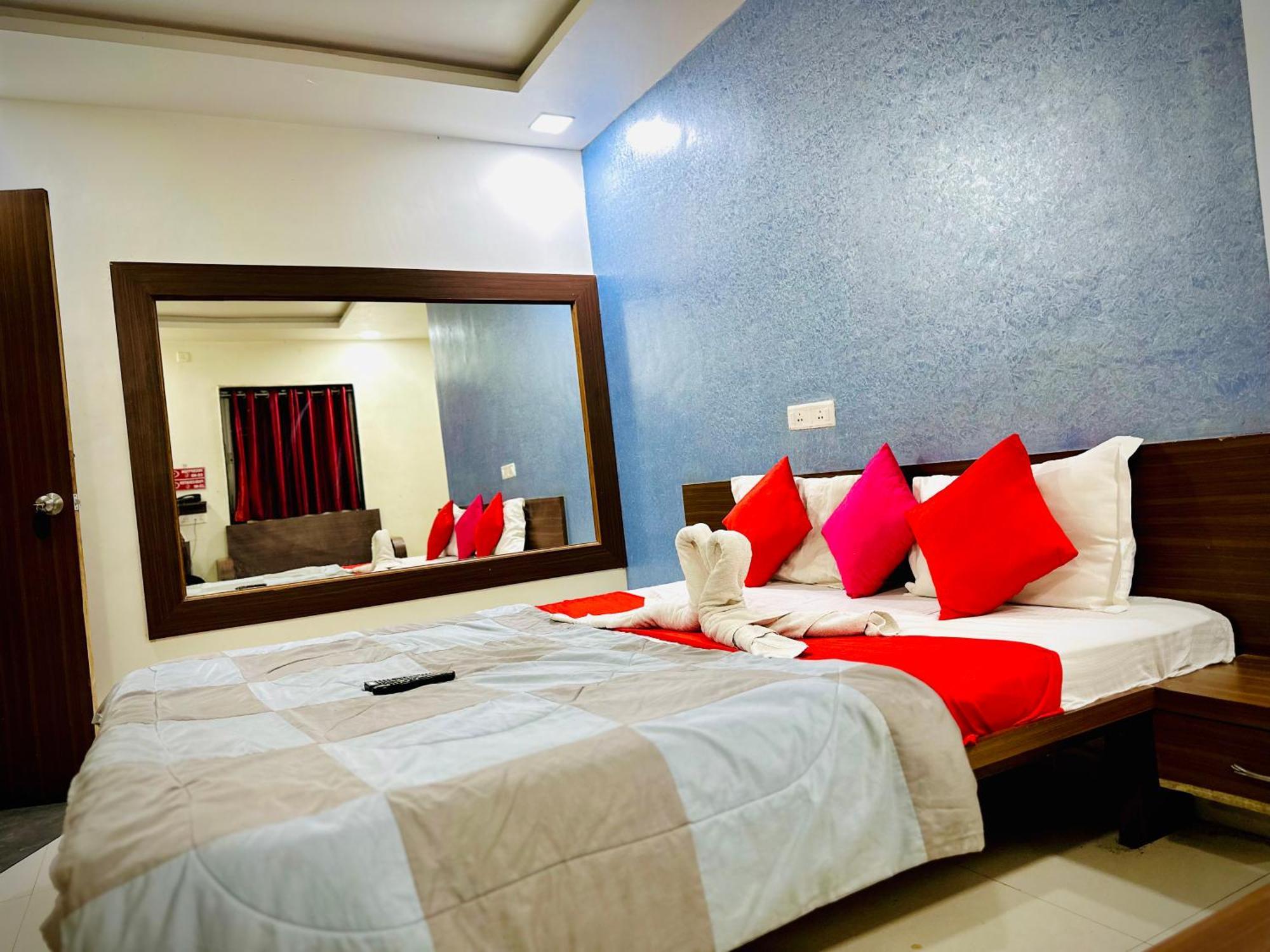Hotel Sawai Executive Jadhavwadi Экстерьер фото