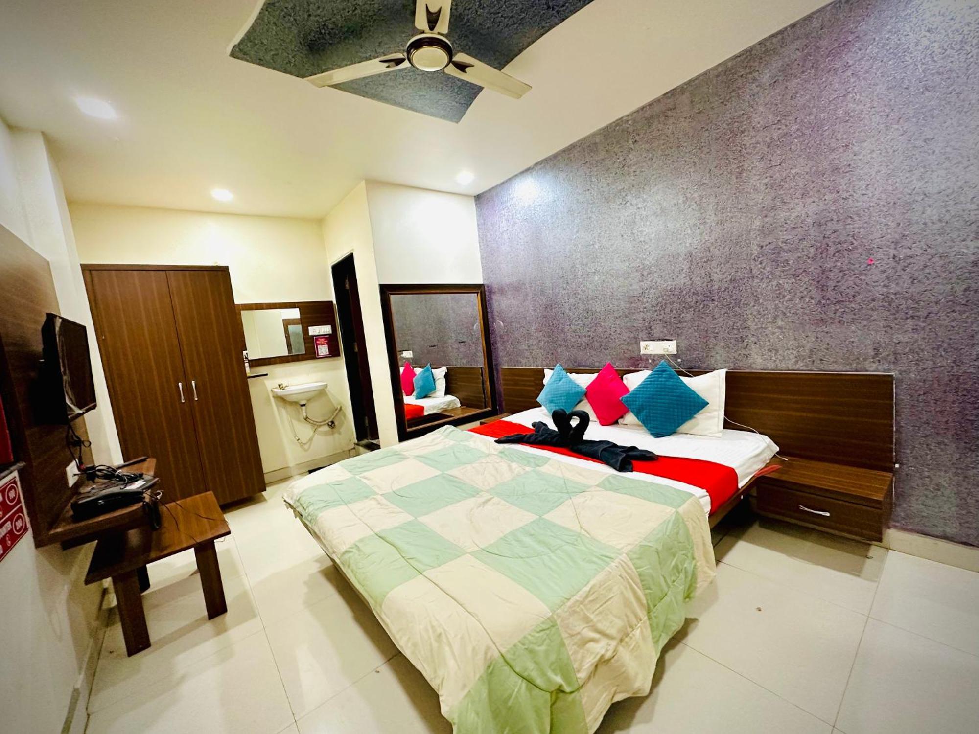 Hotel Sawai Executive Jadhavwadi Экстерьер фото