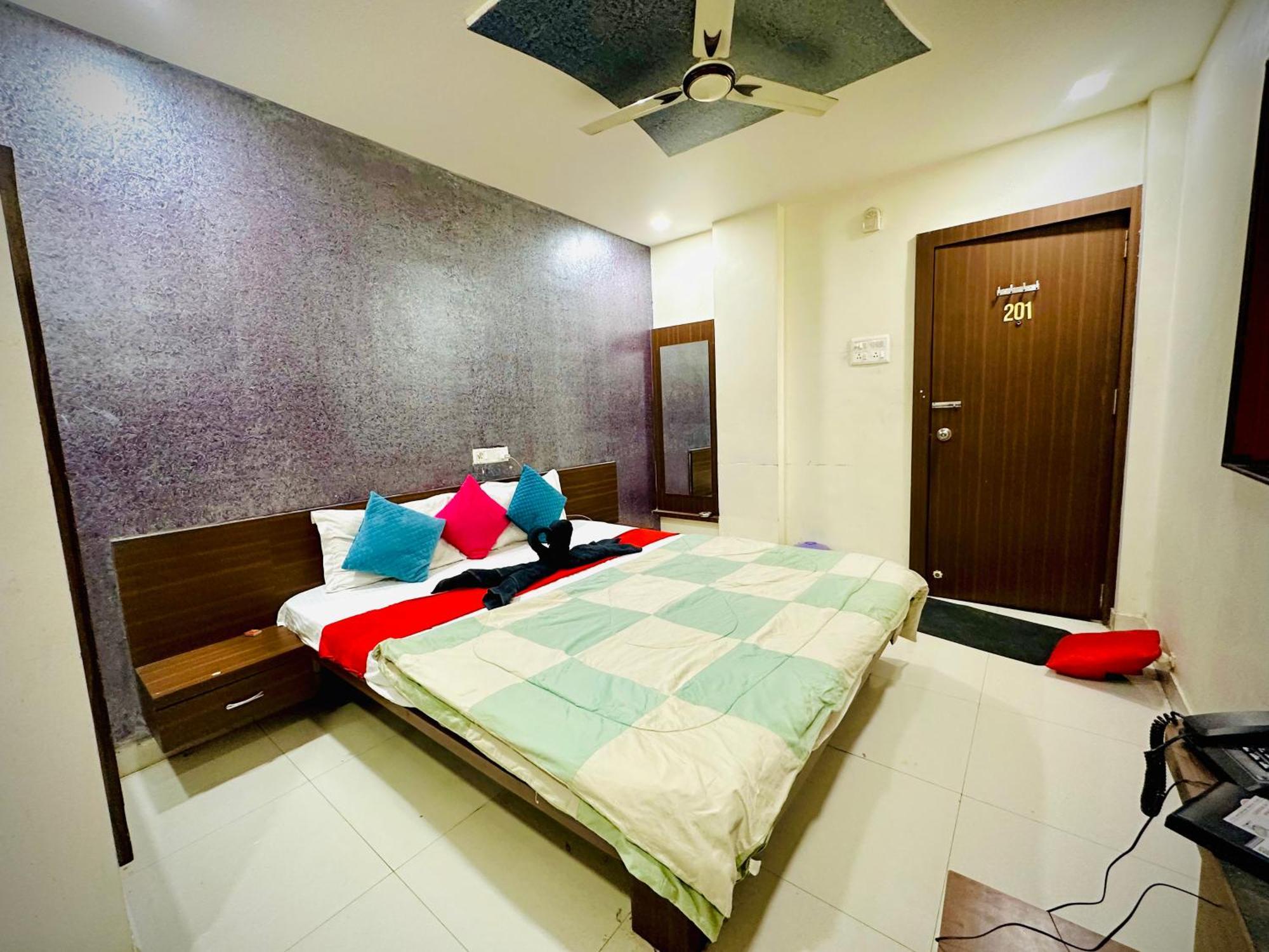 Hotel Sawai Executive Jadhavwadi Экстерьер фото
