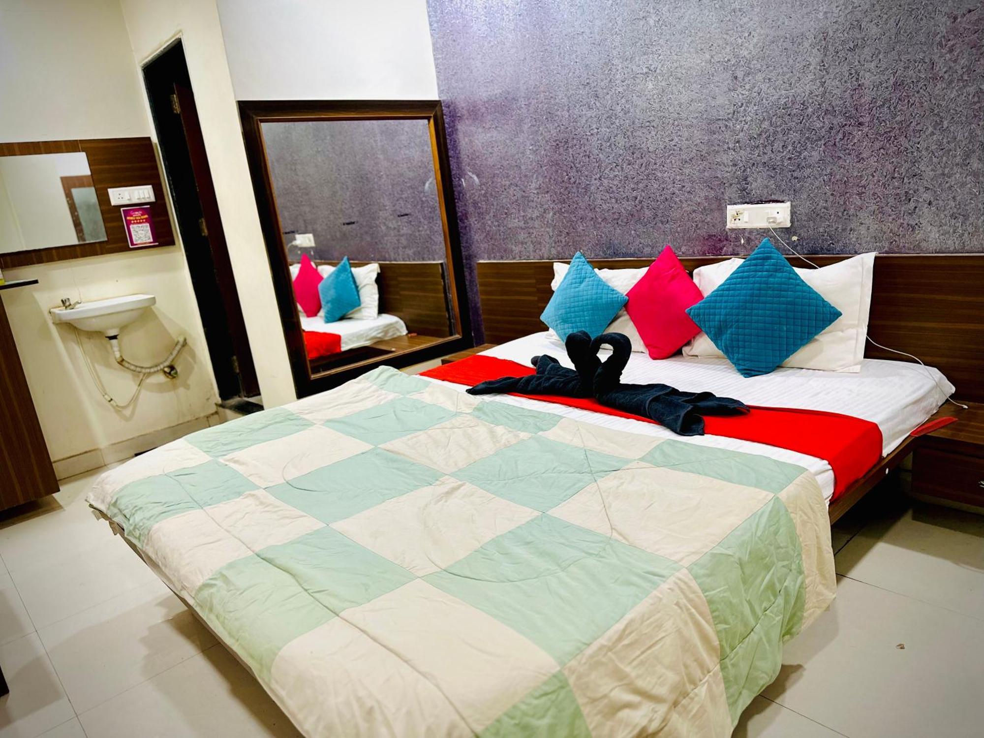 Hotel Sawai Executive Jadhavwadi Экстерьер фото