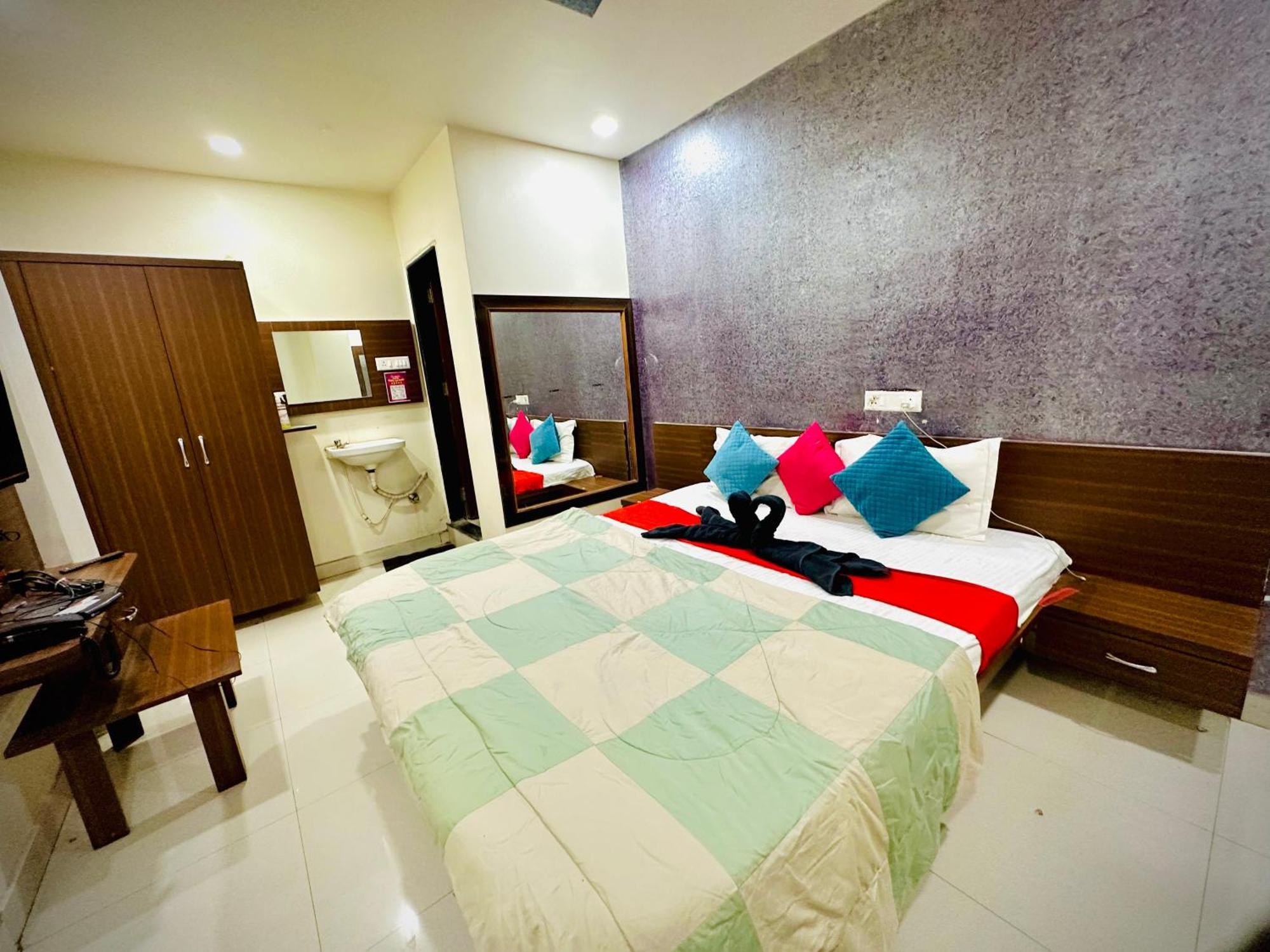 Hotel Sawai Executive Jadhavwadi Экстерьер фото